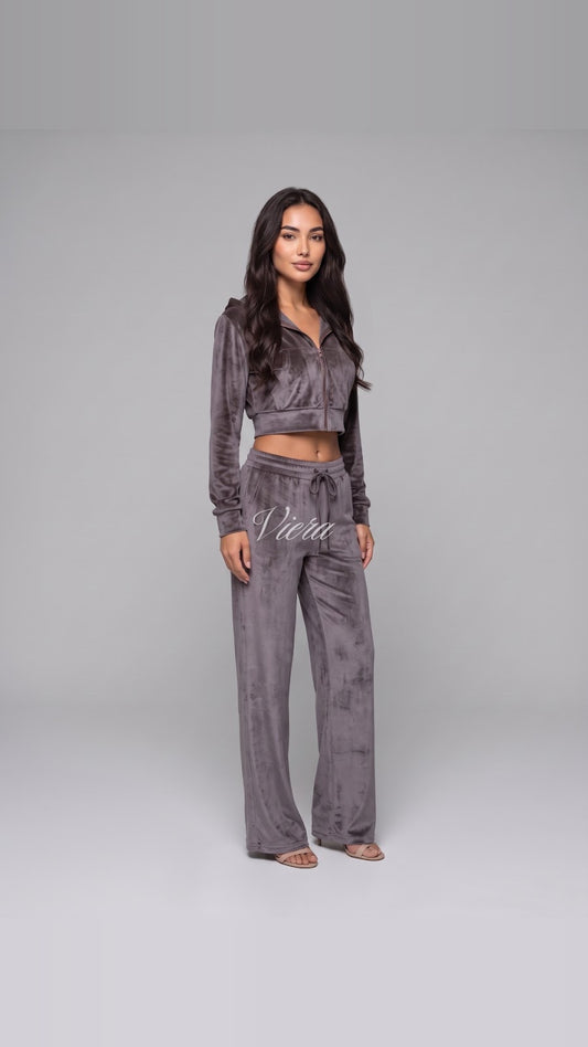 Коричневый