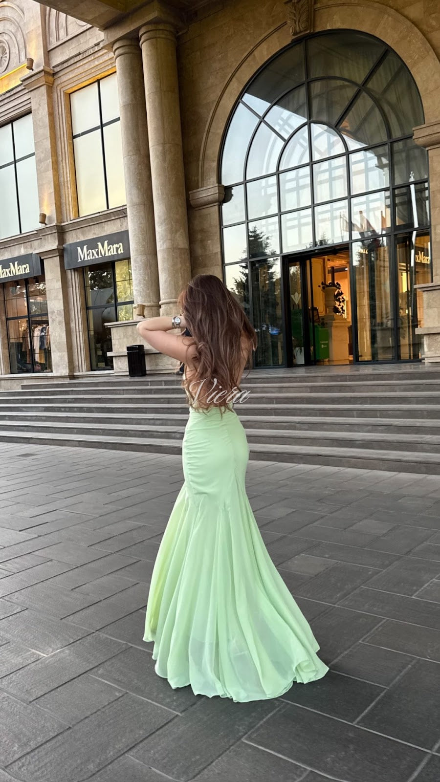 Зеленый