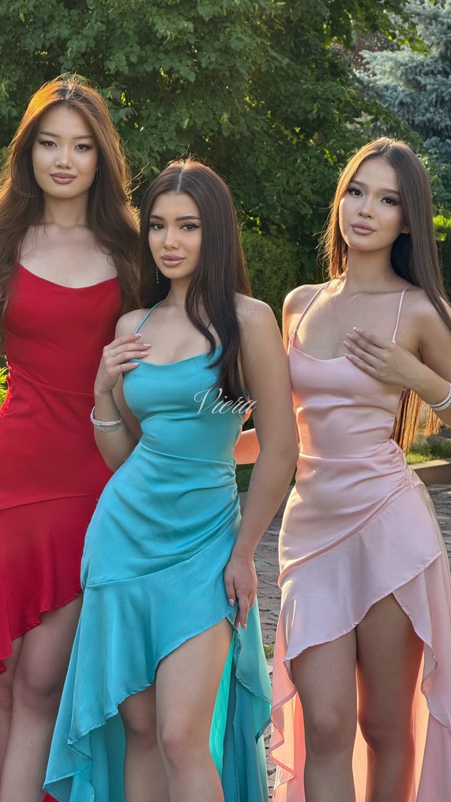 Розовый